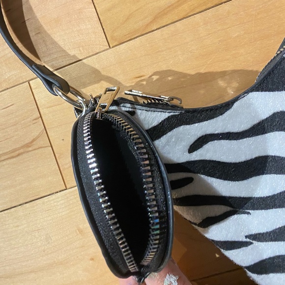 ✨2for22 zebra print purse - Picture 2 of 4